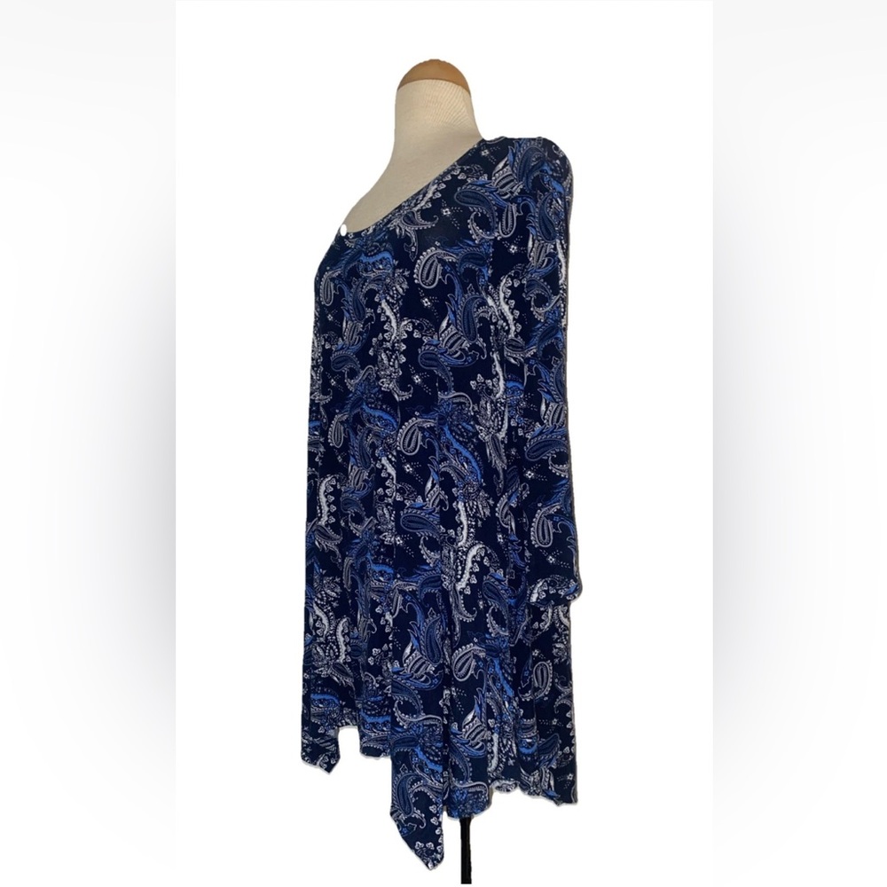 LARACE Navy and White Paisley tunic top - Picture 2 of 5